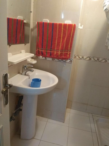 Bathroom 4, Residence Narjisse Martil Corniche, Tétouan