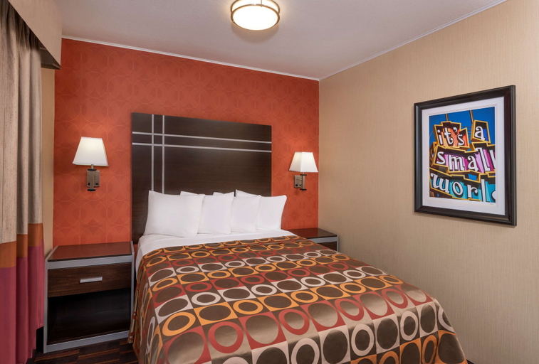 Bedroom 4, Best Western Plus Raffles Inn & Suites, Orange
