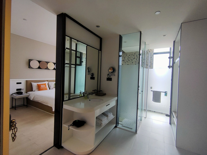 Bathroom 4, ibis Styles Kunming Nanping Hotel, Kunming