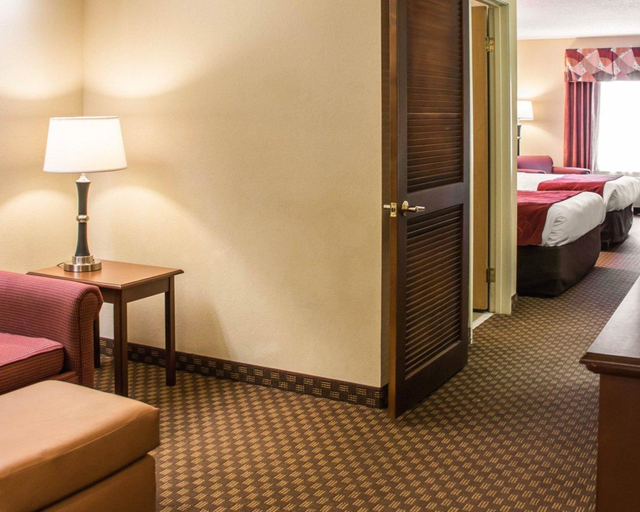 Bedroom 3, Quality Suites San Antonio Northeast, Bexar