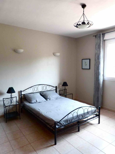 Bedroom 4, Salvaterra, Gard