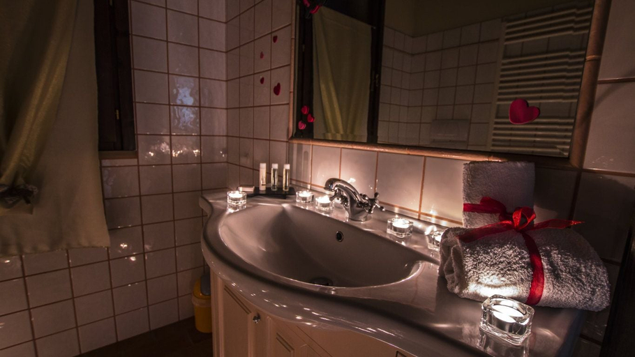 Bathroom 4, Terre Dell'Amore, Grosseto