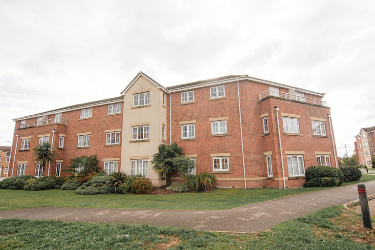 Exterior & Views 2, Sandall Apartment, Doncaster