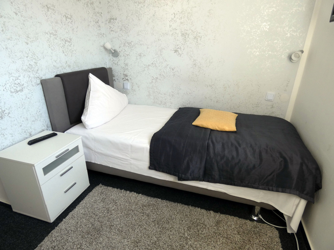 Bedroom 3, Hotel Wolters, Bremen