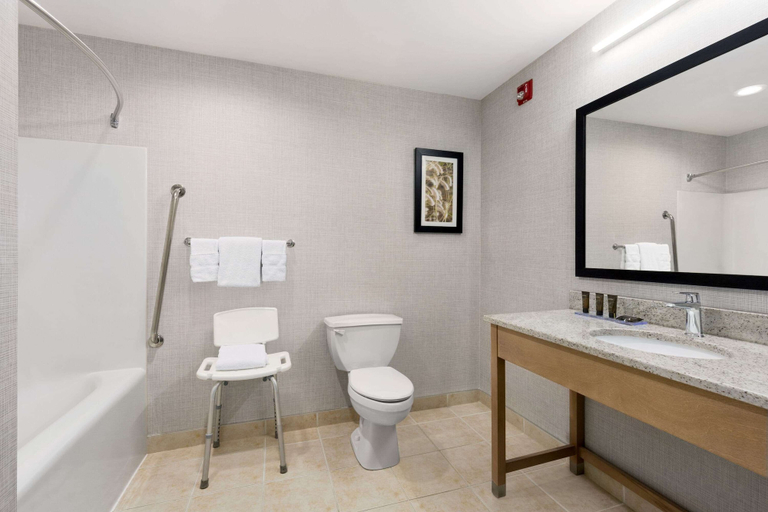 Bathroom 4, Wingate by Wyndham Lethbridge, Division No. 2
