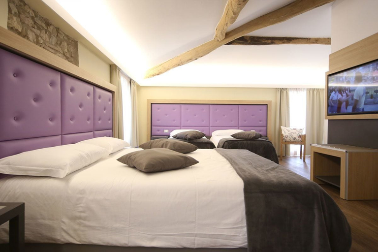 Bedroom 2, Hotel Corona, Verona