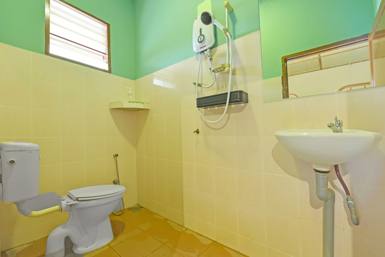Bathroom 3, Capital O 90665 Countryview Recreation Park & Resort, Raub