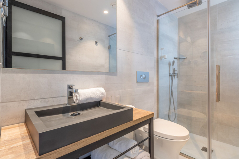 Bathroom 5, Kyrat Amarac Suites, Baleares