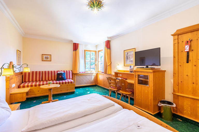 Bedroom 3, Hotel-Restaurant Zum Schwarzen Bären, Melk