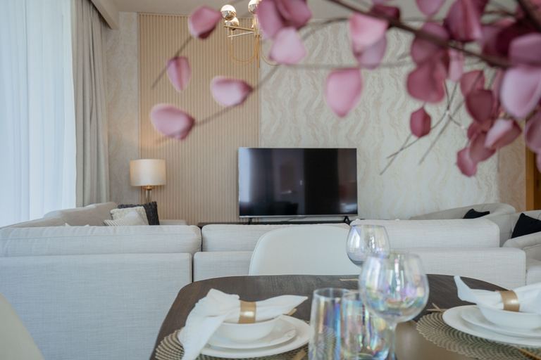 In-room dining 5, Nasma Luxury Stays - Harbour Gate T1, Dubai