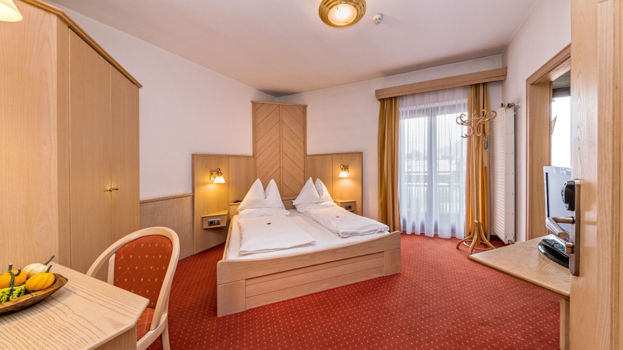 Bedroom 3, Hotel Millanderhof, Bolzano