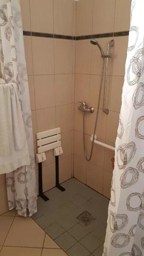 Bathroom, Les Terrasses de Lozari, Haute-Corse