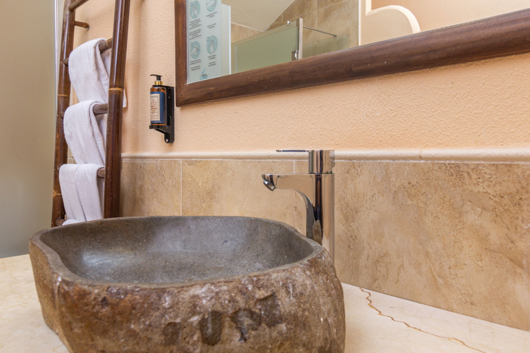 Bathroom 4, Zahara Sol Villas y Apartamentos by QHotels, Cádiz