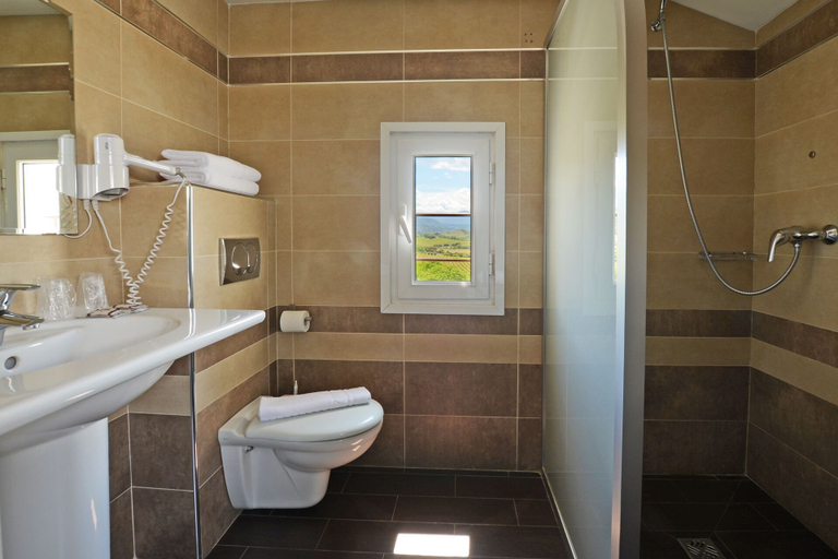 Bathroom 5, Hôtel La Palma, Haute-Corse