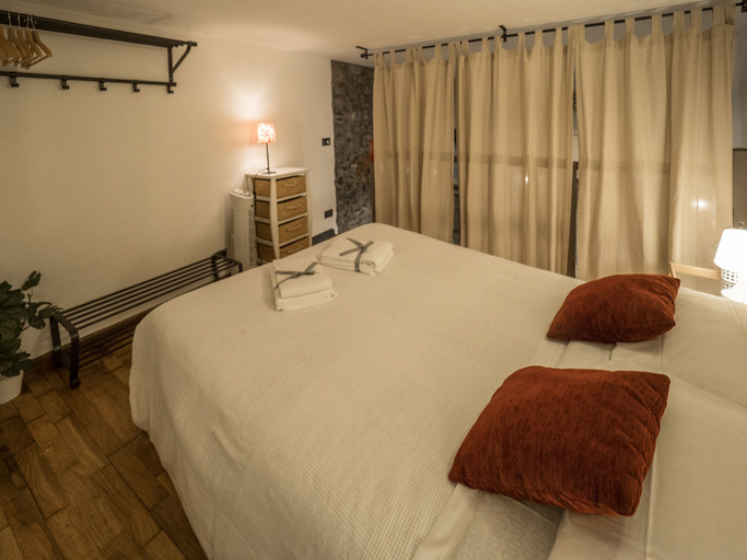 Bedroom 4, Petrella's Point Studio, La Spezia