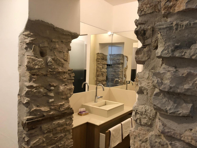 Bedroom 5, Hotel Corona, Verona