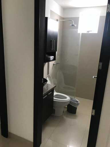 Bathroom 3, Golden Mar Hostal, Manta
