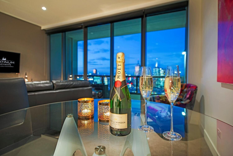 Food & Drinks 5, Platinum Apartments at Freshwater, Melbourne