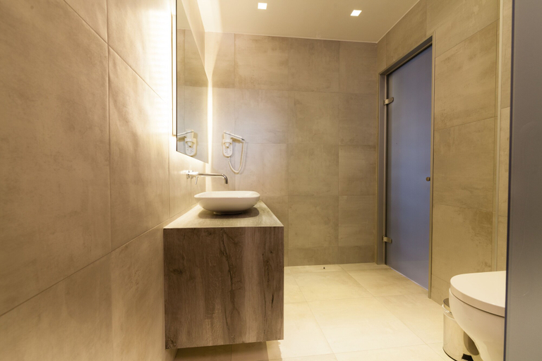 Bathroom 5, Sirens Beach and Village - All Inclusive, Crete