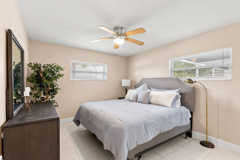 Bedroom 2, Lagoon Lane, Pinellas