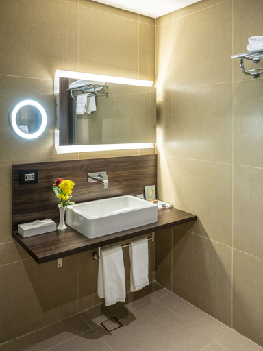 Bathroom 4, Retaj Inn Al Wakrah, Al Wakrah