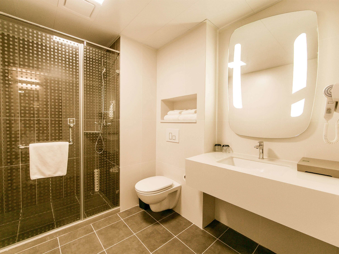 Bathroom, Ibis Haimen South Changjiang Rd Hotel, Nantong