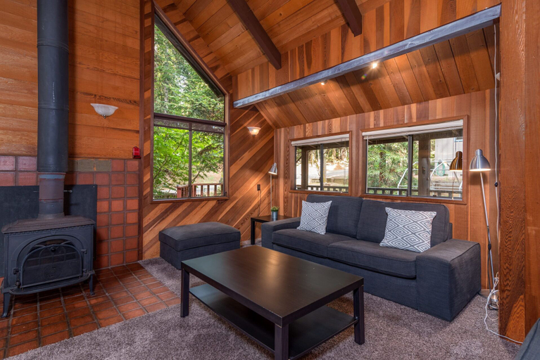 Others 4, Cozy Treehouse, Mendocino