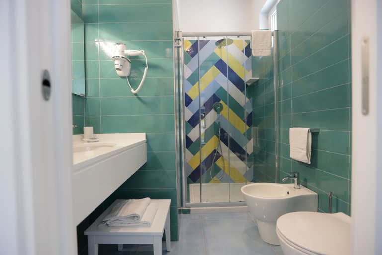 Bathroom 2, Domus Meta, Napoli