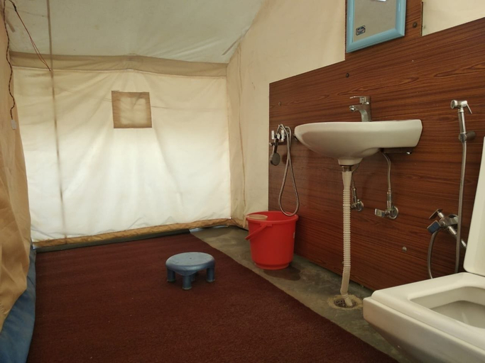 Bathroom 3, Apple Cottage Nubra - Glamping, Leh