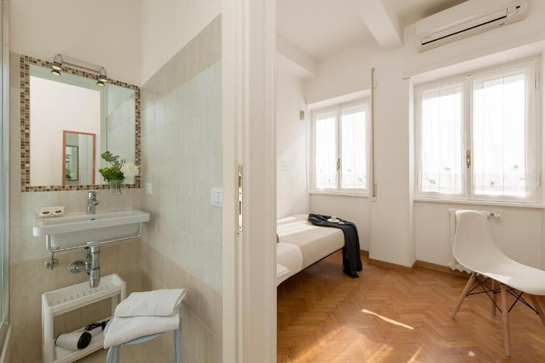 Bathroom 5, Aurelia Home Guest House, Roma