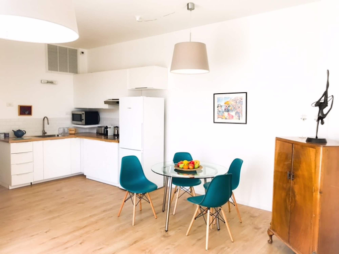 Others 4, Gordon Beach 2 BR 3rd floor elevator