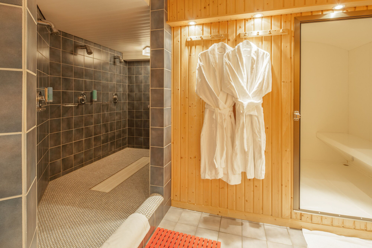 Bathroom 5, Hotel Ambiente, Schaumburg
