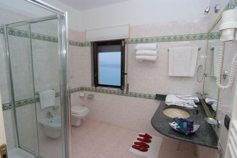 Bathroom 4, Hotel Za' Maria, Messina