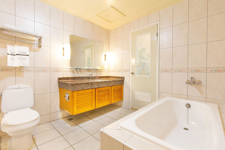 Bathroom 3, Daniel Motel, Tainan