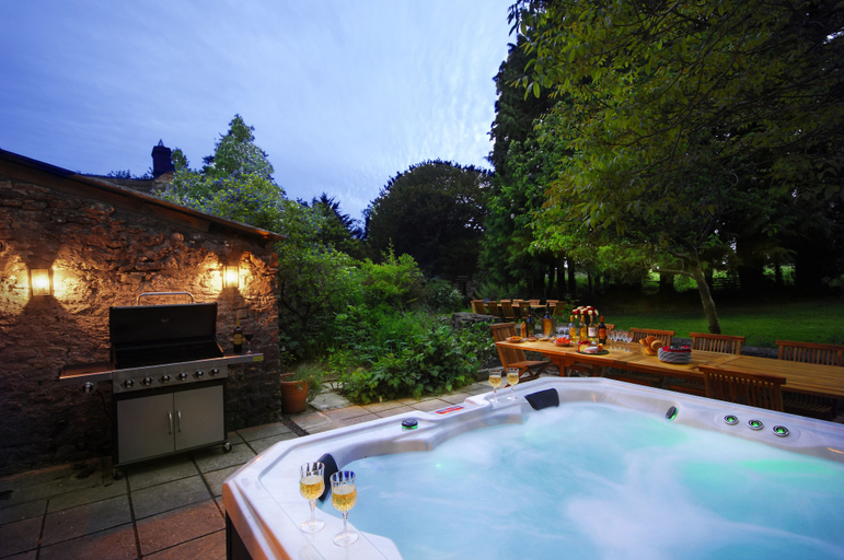 Sport & Beauty 5, Beautiful 5bedroom house sleeps13 hottub, Somerset
