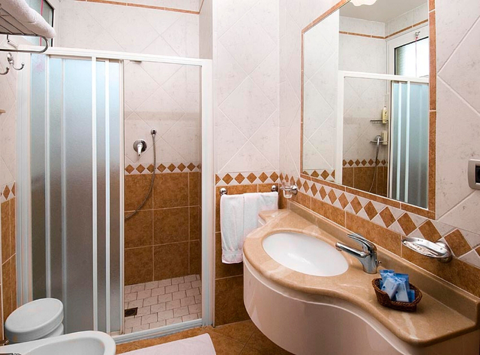 Bathroom 4, Hotel Savoia, Forli' - Cesena