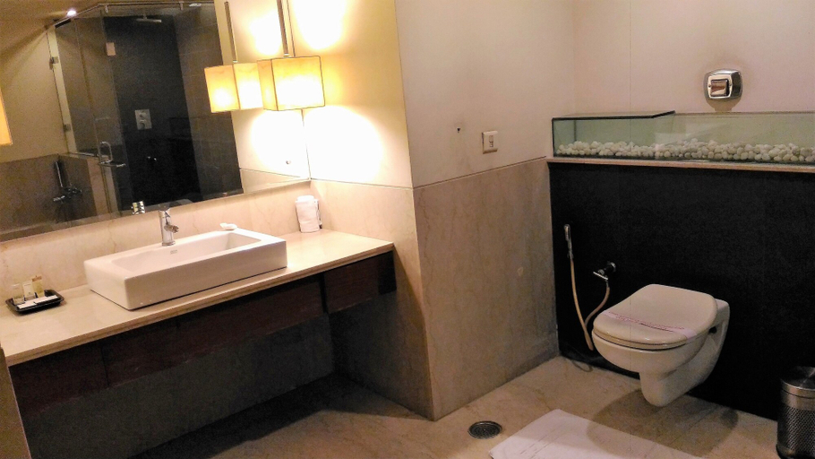 Bathroom 4, Hotel Taj Tristar, Hyderabad