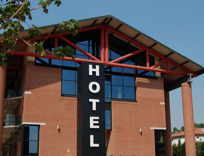 Exterior & Views 2, Cremona Palace Hotel, Cremona