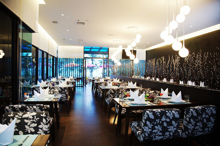 Food & Drinks 5, The Sez Hotel, Muang Chon Buri