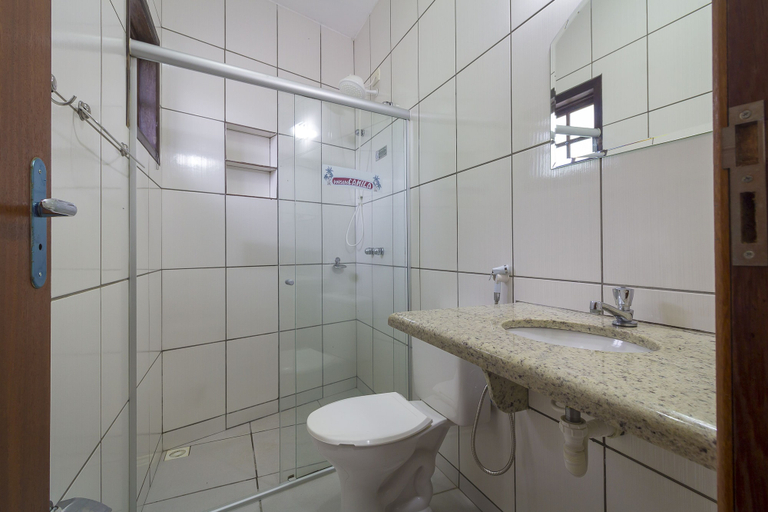 Bathroom 3, Pousada Camila, Parati