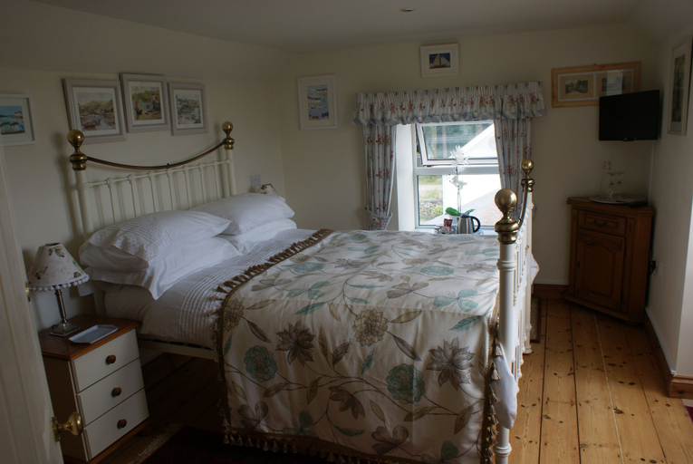 Bedroom 2, Melorne Farm, Cornwall