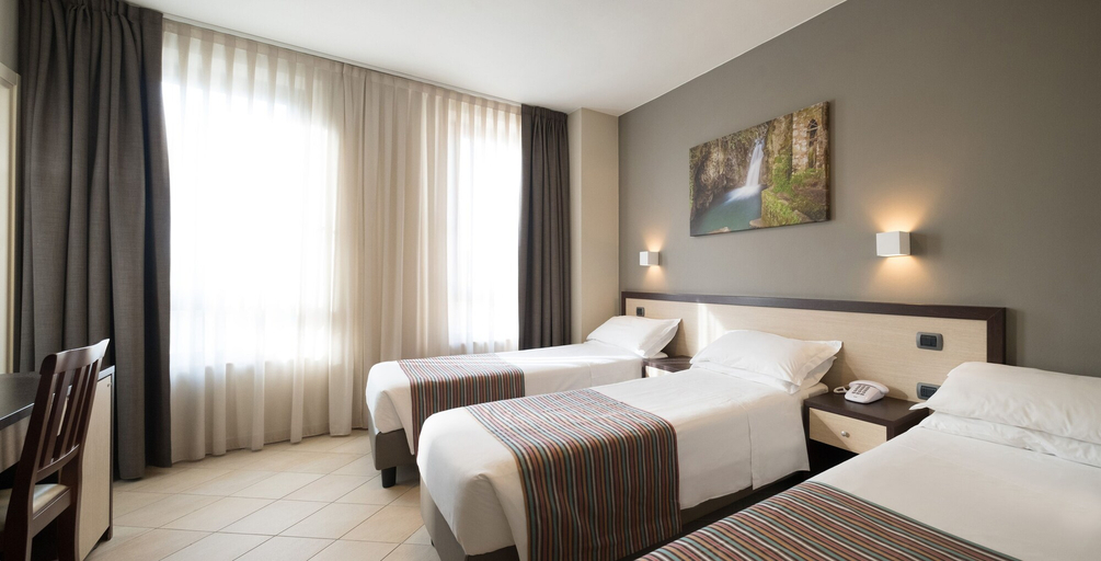 Bedroom 4, Hotel Spinelli, Lucca