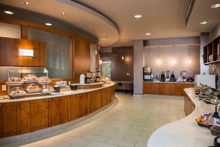 Food & Drinks 4, Springhill Suites by Marriott Hampton Coliseum, Hampton