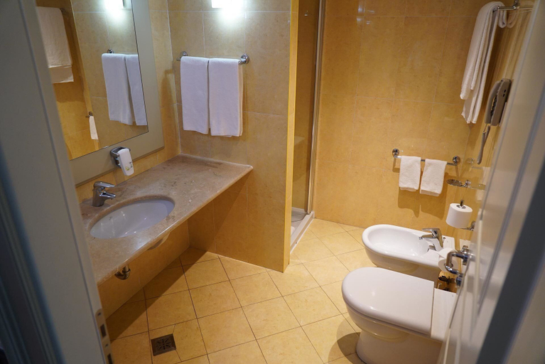 Bathroom 4, Cremona Palace Hotel, Cremona