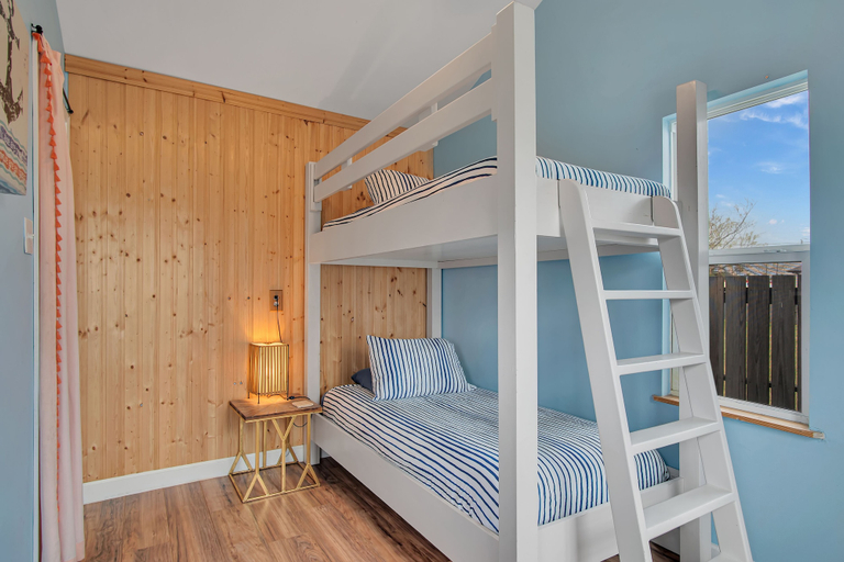Bedroom 2, Anglers Court-island House #1, Nueces