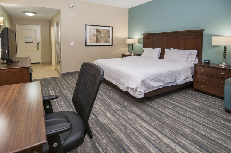 Bedroom 3, Hampton Inn & Suites Baton Rouge/Port Allen, West Baton Rouge