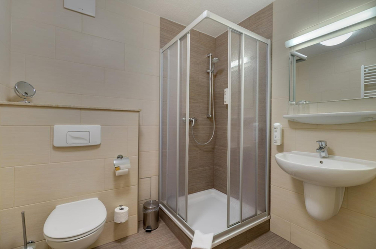 Bathroom 5, Kurhotel Bad Schlema, Erzgebirgskreis