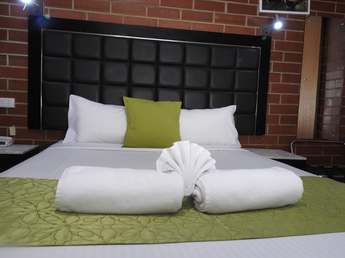 Bedroom 3, Pooraka Motor Inn, Adelaide