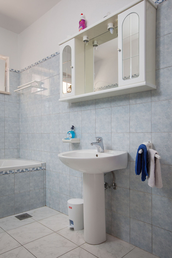 Bathroom 3, Apartments Dragan, Baška Voda