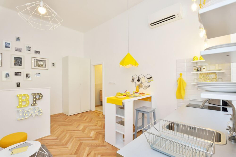 Others 5, Klauzal 33 Apartment II., Budapesti